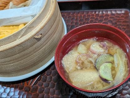 茄子と油揚げと長ねぎのお味噌汁