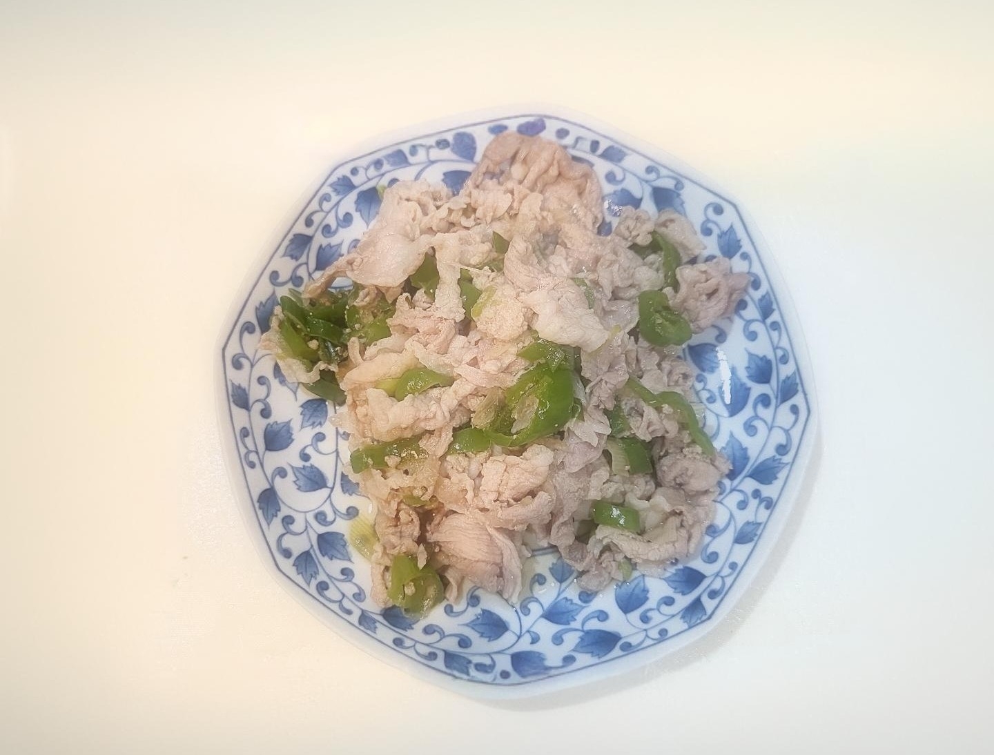 ﾋﾟｰﾏﾝと豚こま煮込み(豚こまﾋﾟｰﾏﾝ)