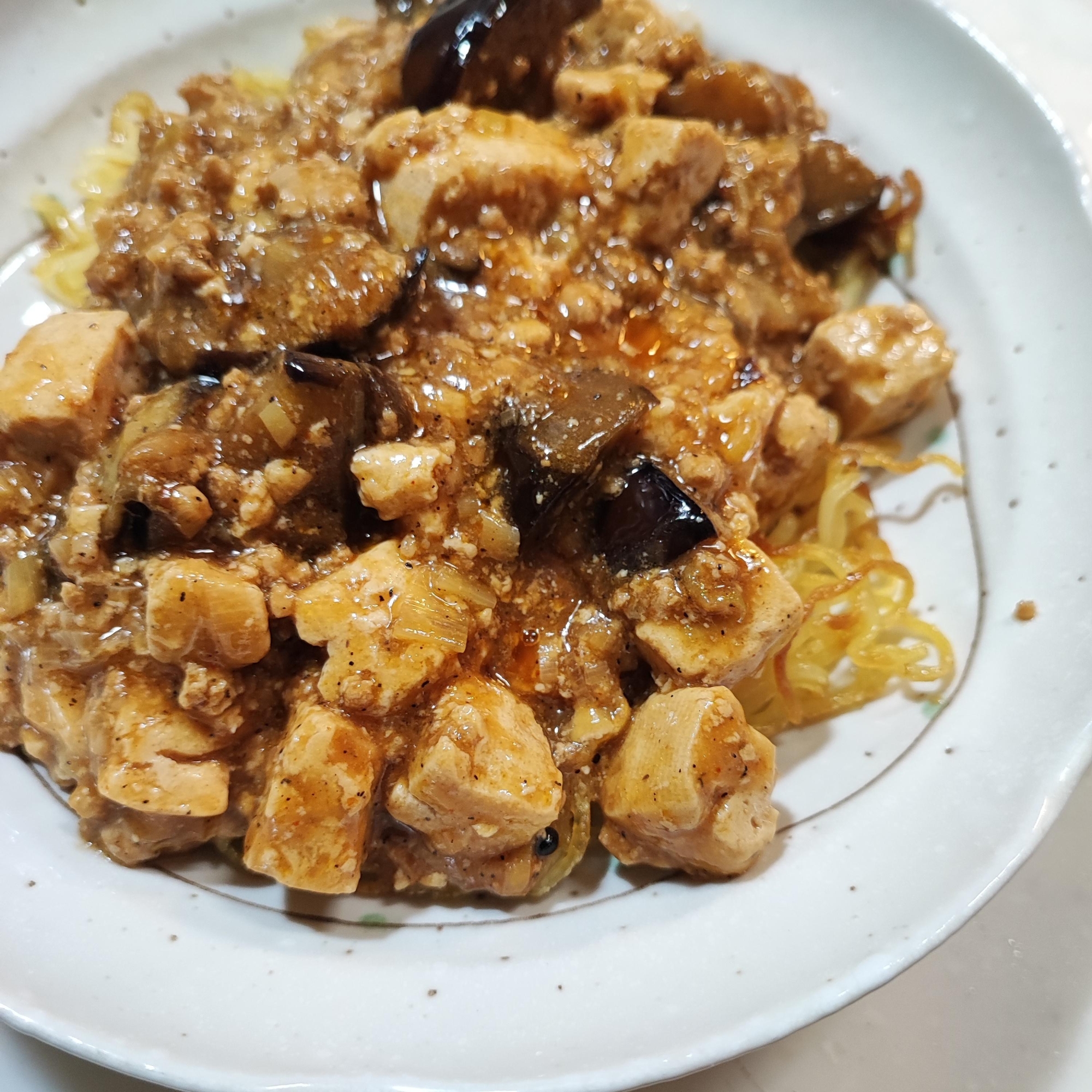 茄子入りマーボーかた焼きそば