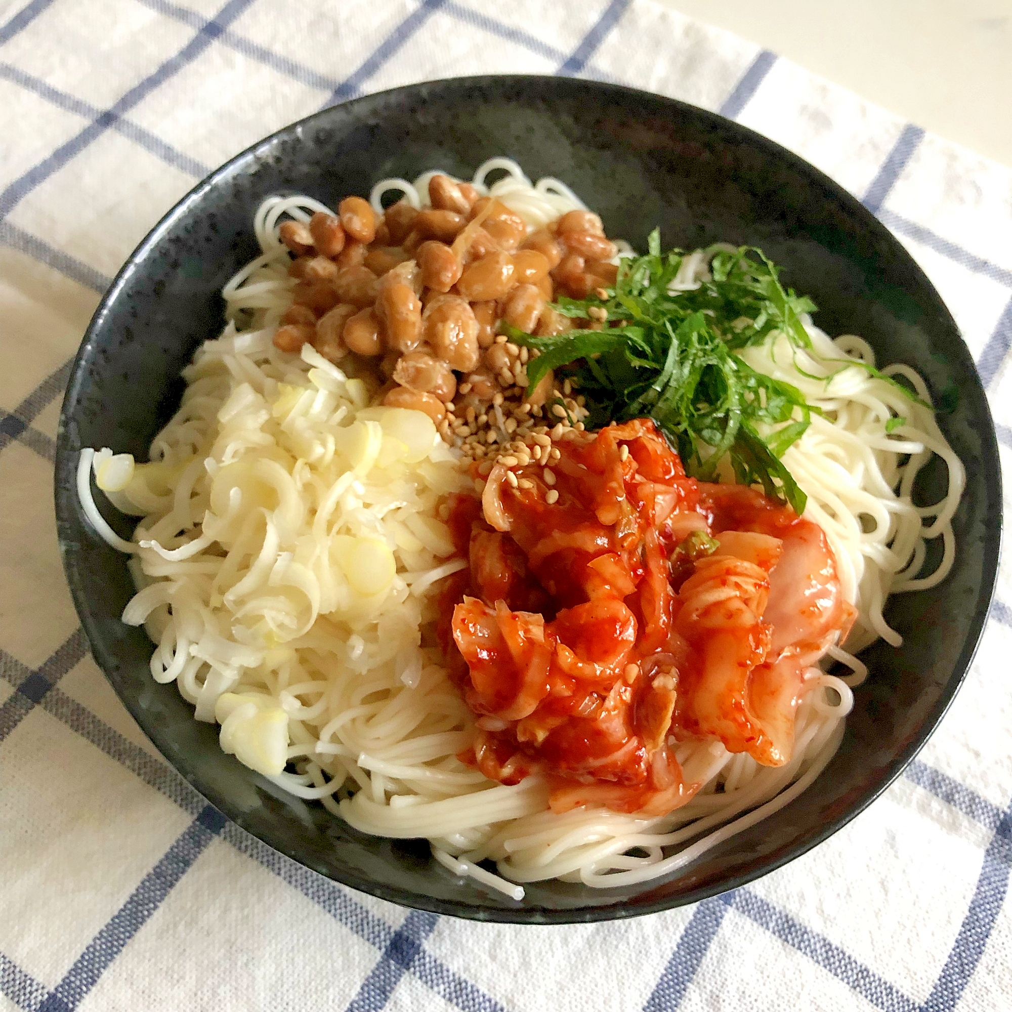 具いっぱーい！ 冷やしそうめん ♪