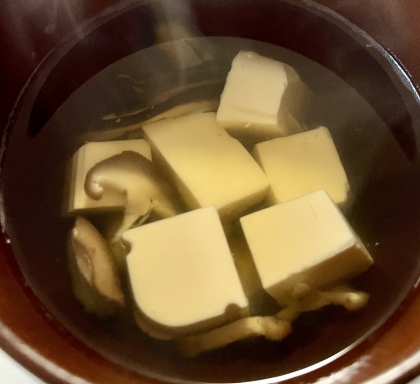 豆腐と椎茸の澄まし汁