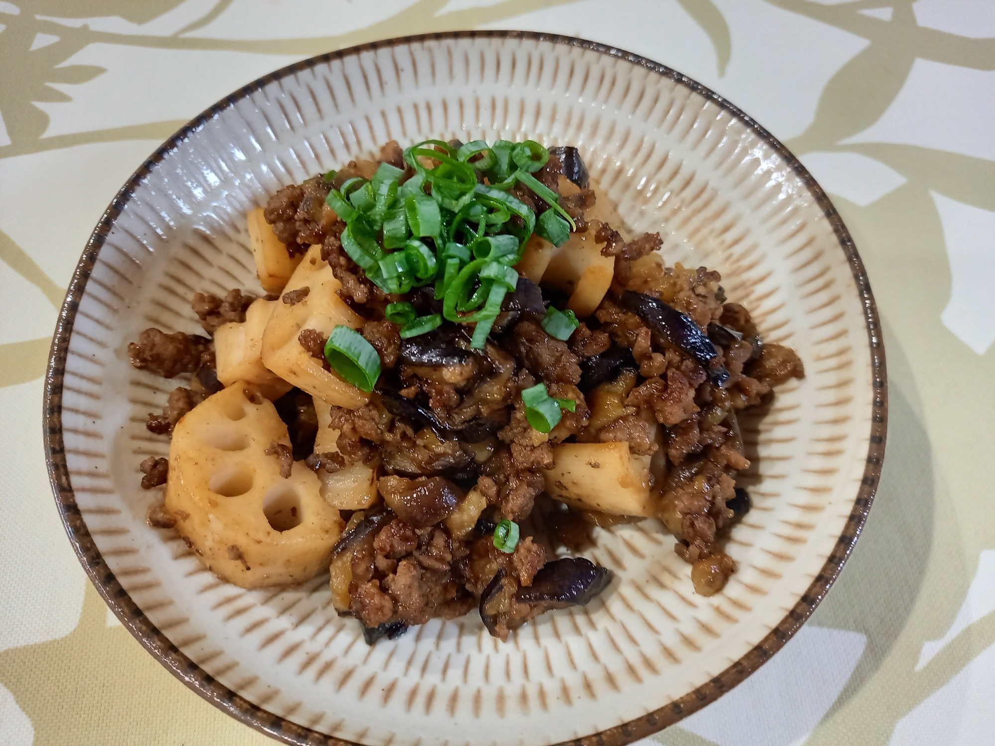 れんこんと茄子のひき肉甘酢炒め