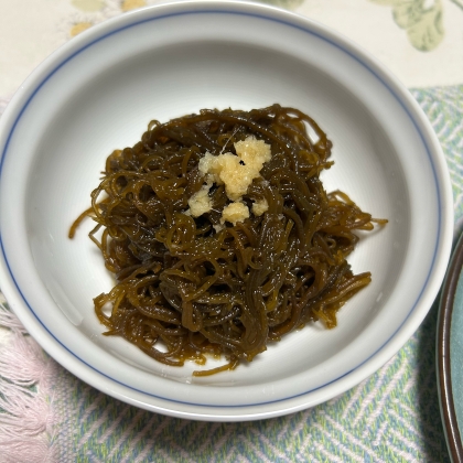 おろし生姜をのせていただきました、生もずくの食感がやっぱり美味しいです、レシピありがとうございます^_^