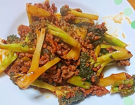 ひき肉とブロッコリーのケチャップソース炒め