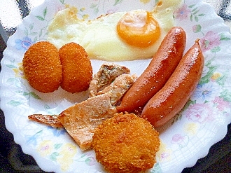 朝食プレート♡カレーカツ＆かにクリームコロッケ＆鮭