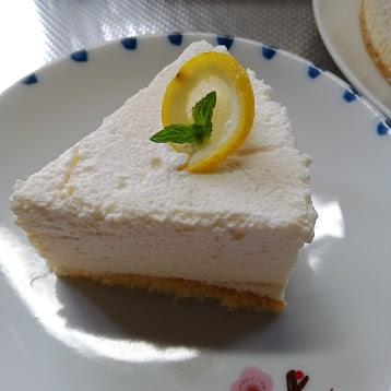 レンジで簡単蜂蜜かおるレモンムースケーキ