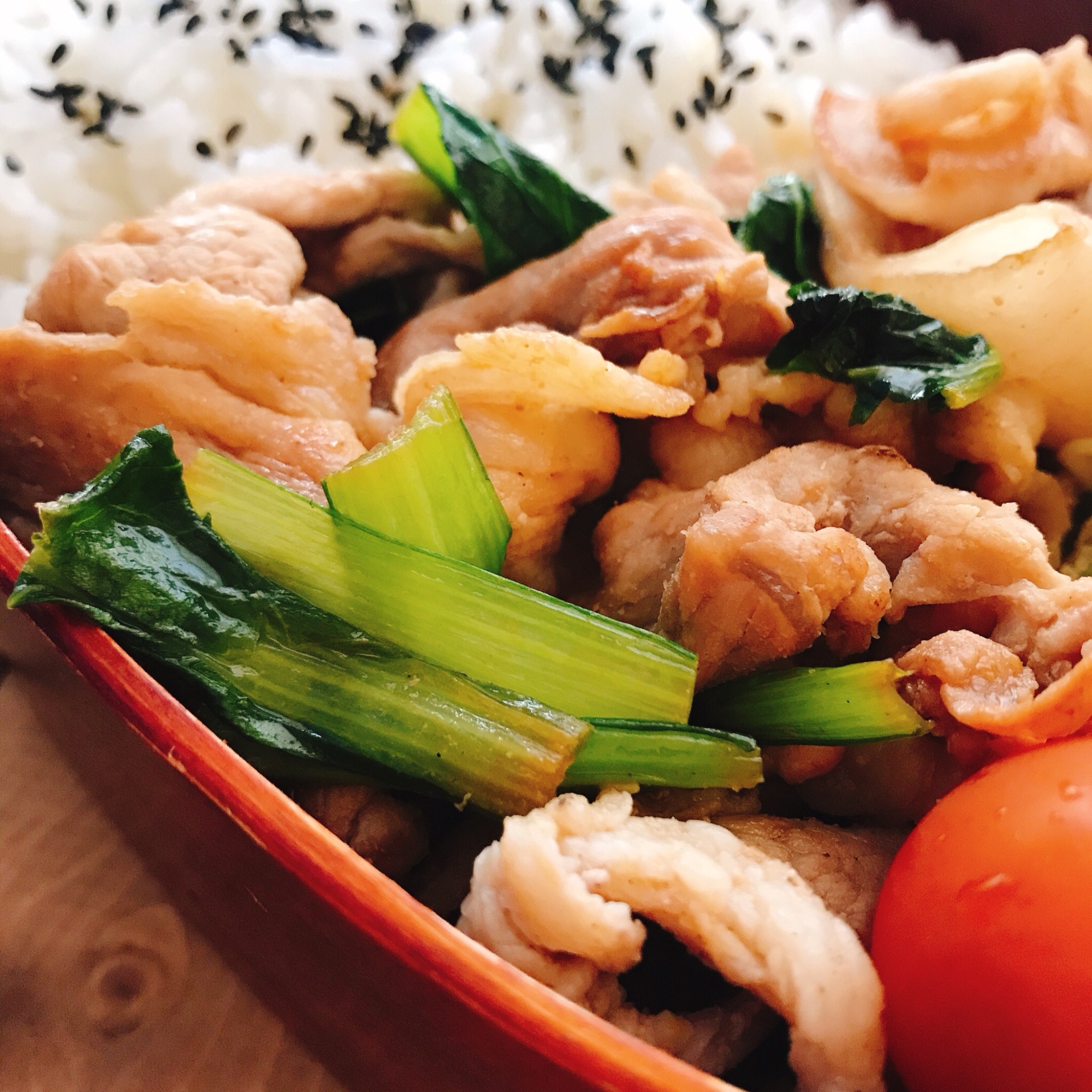 【お弁当にも！】簡単　ぶた肉と壬生菜の炒め物