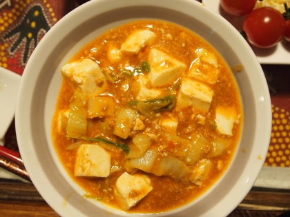 COOPの麻婆豆腐の素で作りました。白菜は入れても麻婆のお味が変わらずに良いですね。野菜が沢山とれて便利です。ごちそうさまでした。
