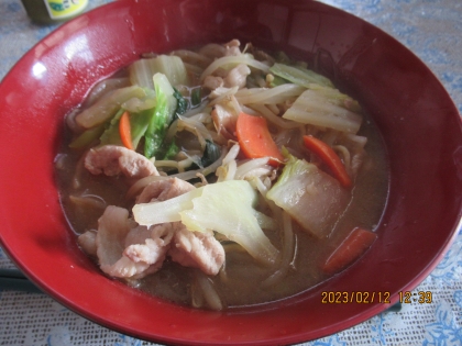 肉野菜の煮込みラーメン