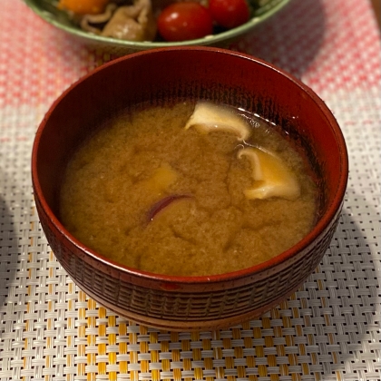 さつまいもと椎茸の味噌汁