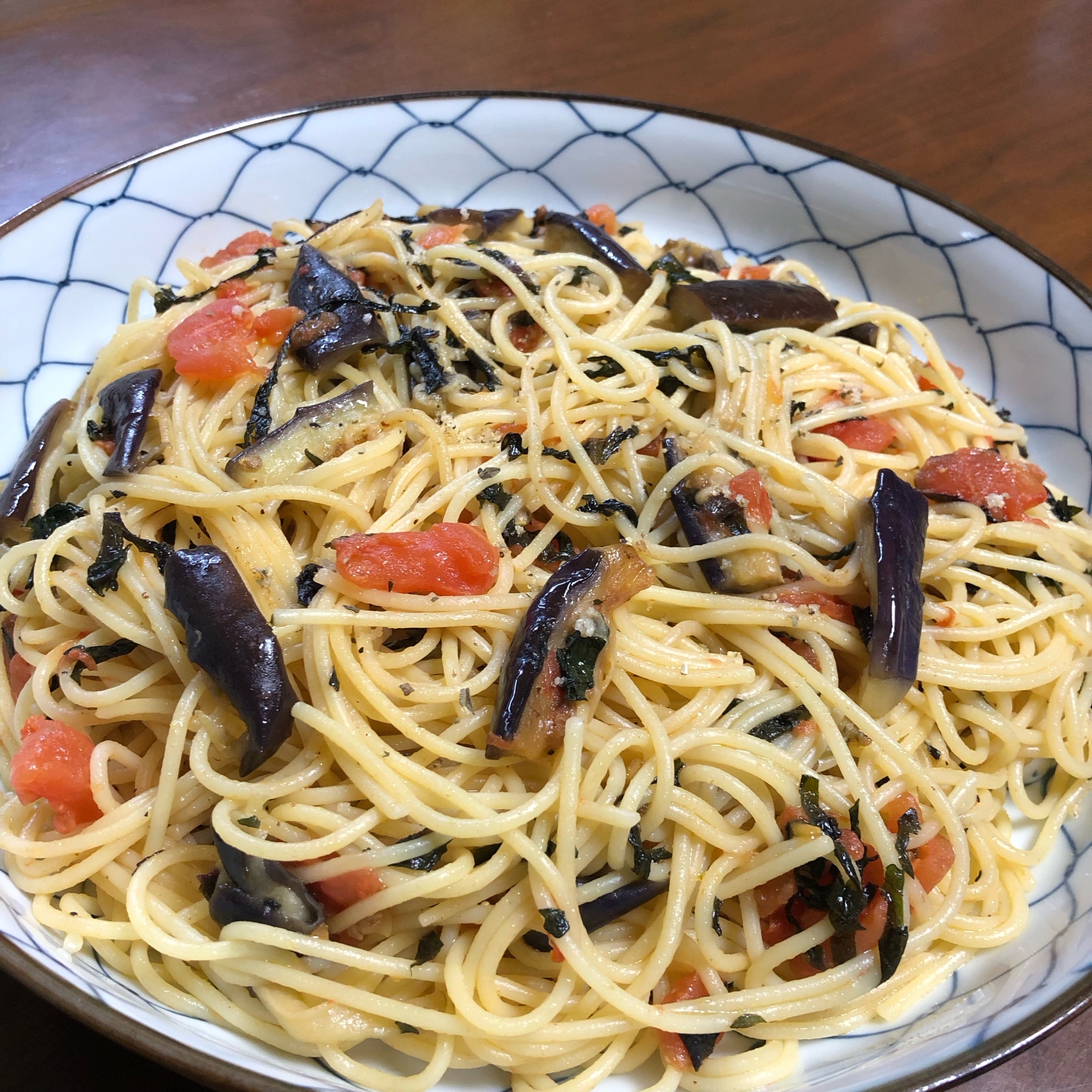 「なす」とトマトと赤紫蘇のパスタ