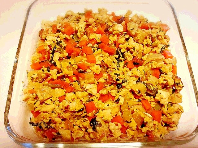 野菜たっぷり! 卵入り炒り豆腐☆
