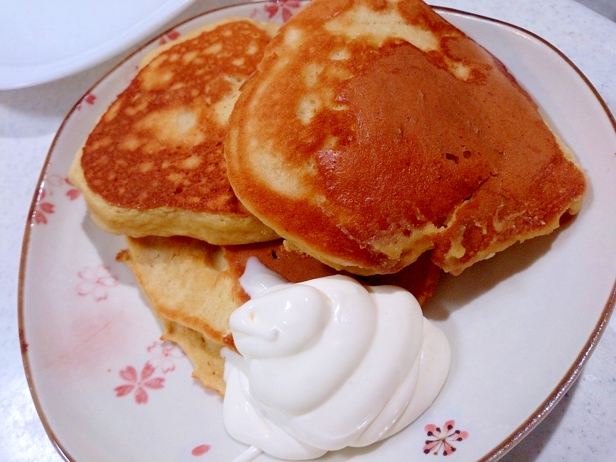 ホイップでスイートな大豆粉ホットケーキ