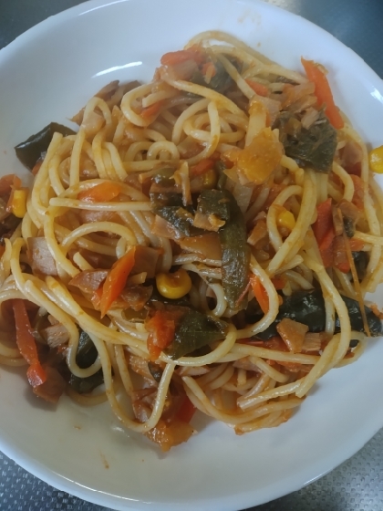 ナスとピーマンのトマトパスタ