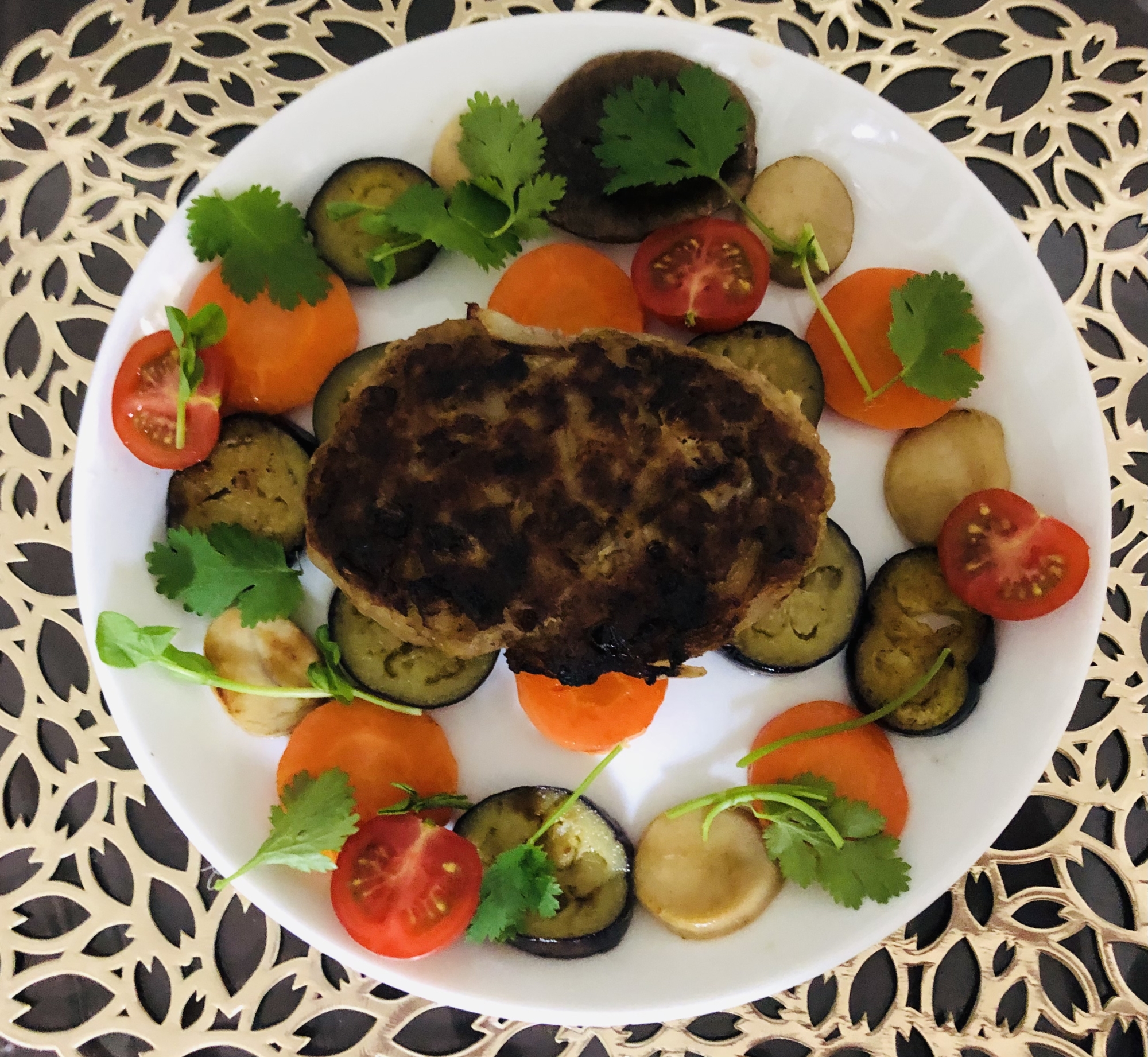 牛脂イン豚挽肉ハンバーグ