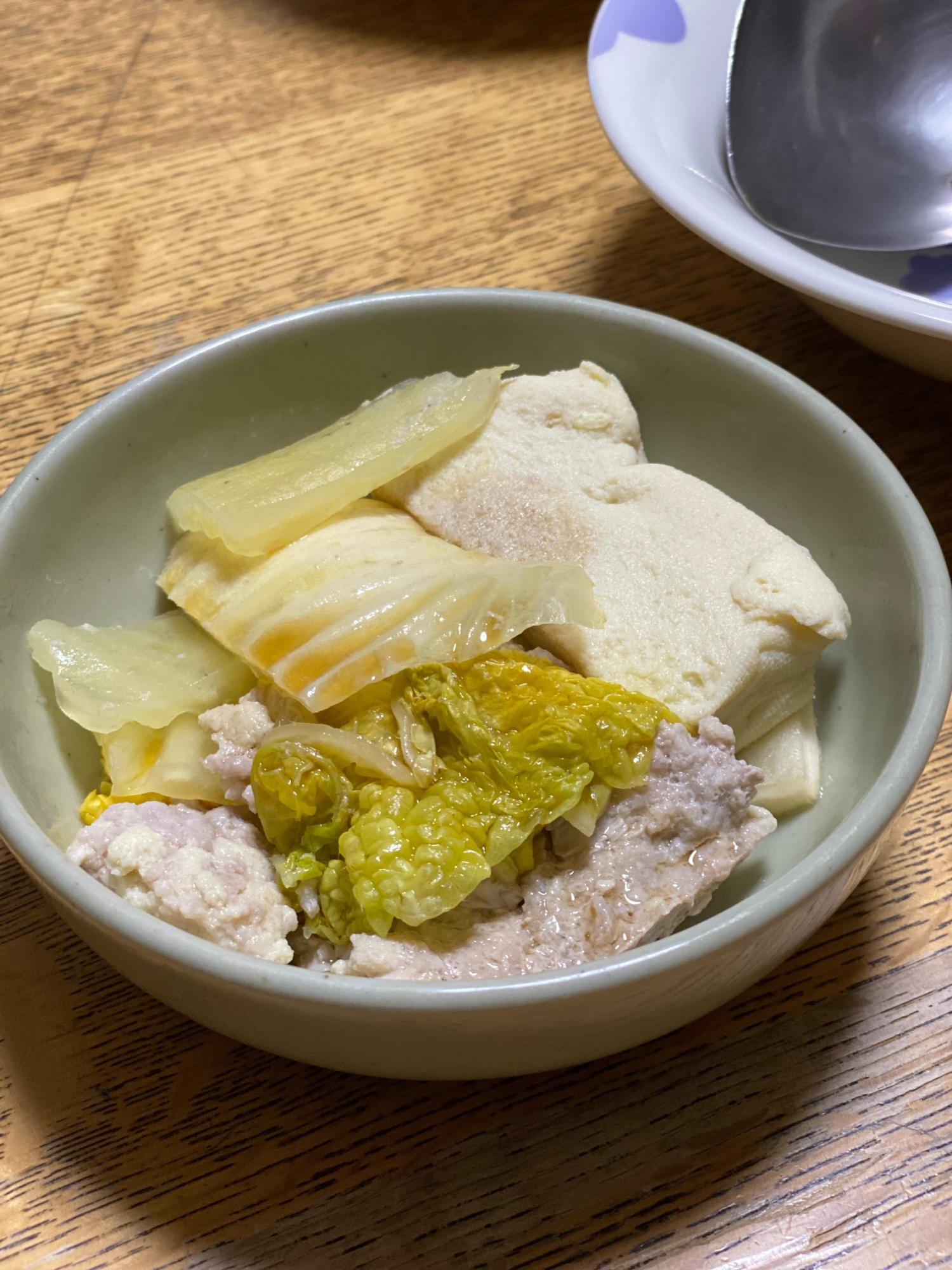 豚挽肉とオレンジ白菜の鍋