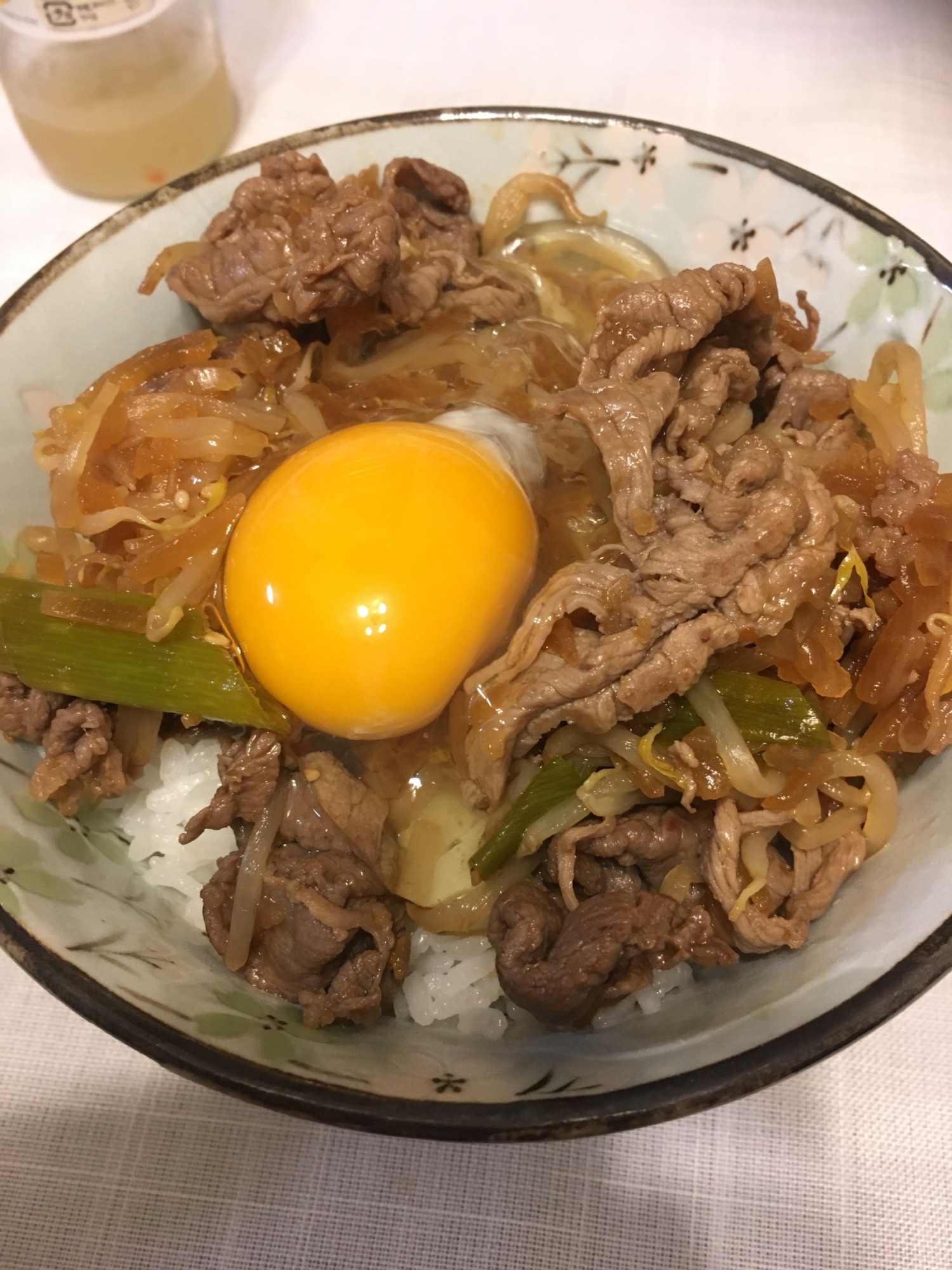 市販のプルコギの素を簡単アレンジ 牛すき焼き丼 レシピ 作り方 By ズボラでもおいしいごはんが食べたい 楽天レシピ