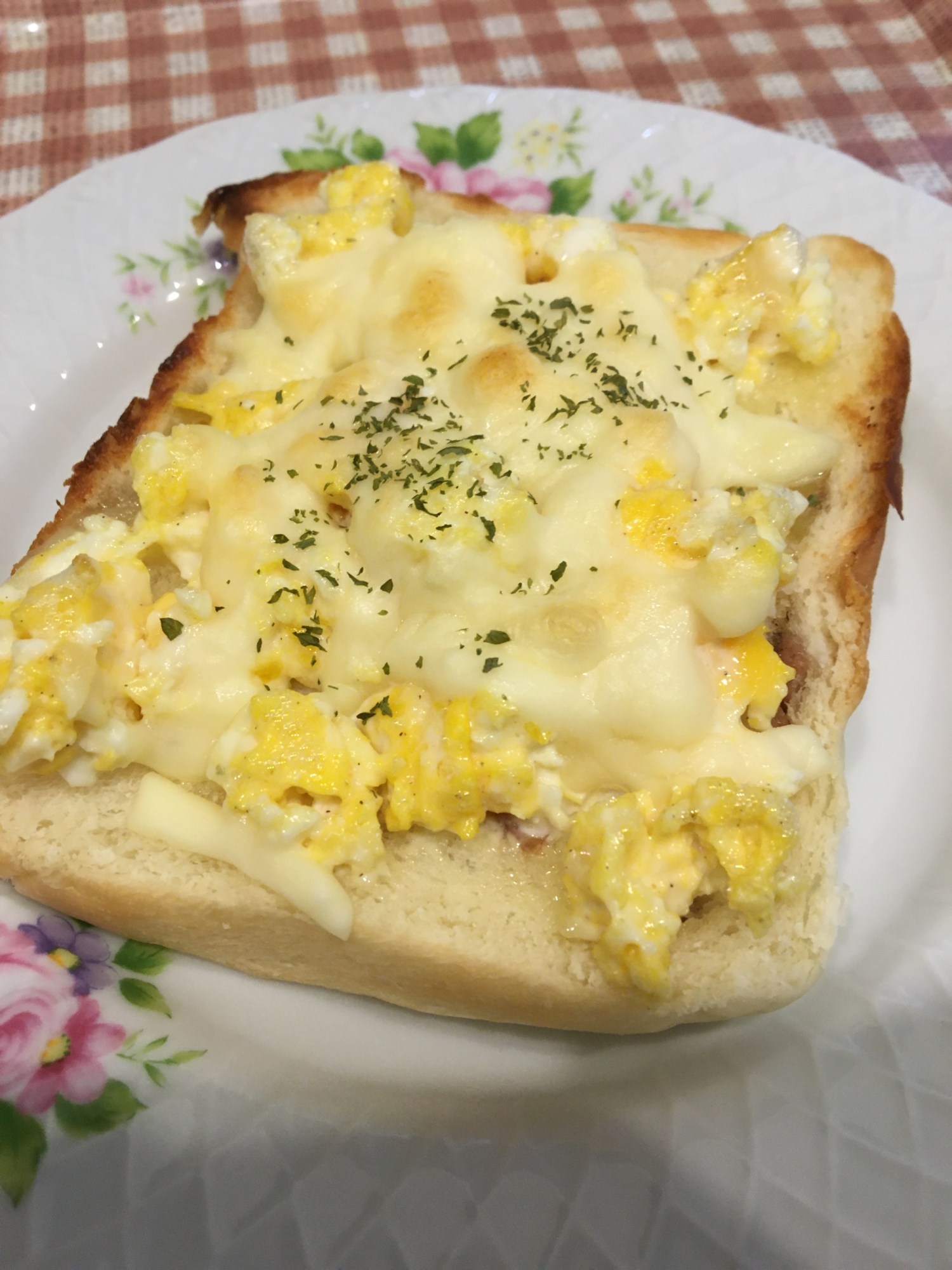 ベーコンチーズの卵トースト