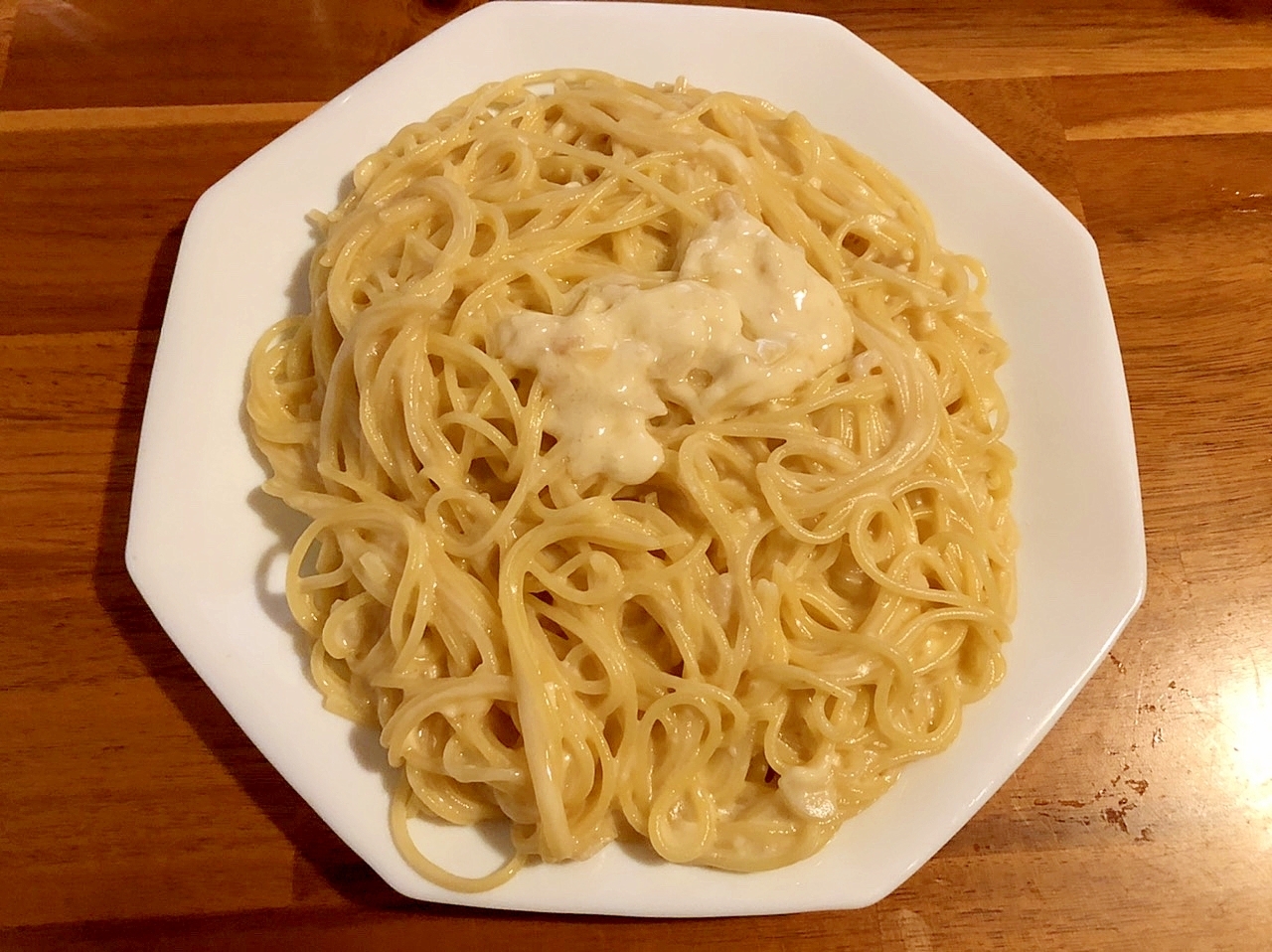 チーズとニンニクのパスタ