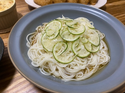 すだちの果汁＆色味＆香りが爽やか！すだちそうめん