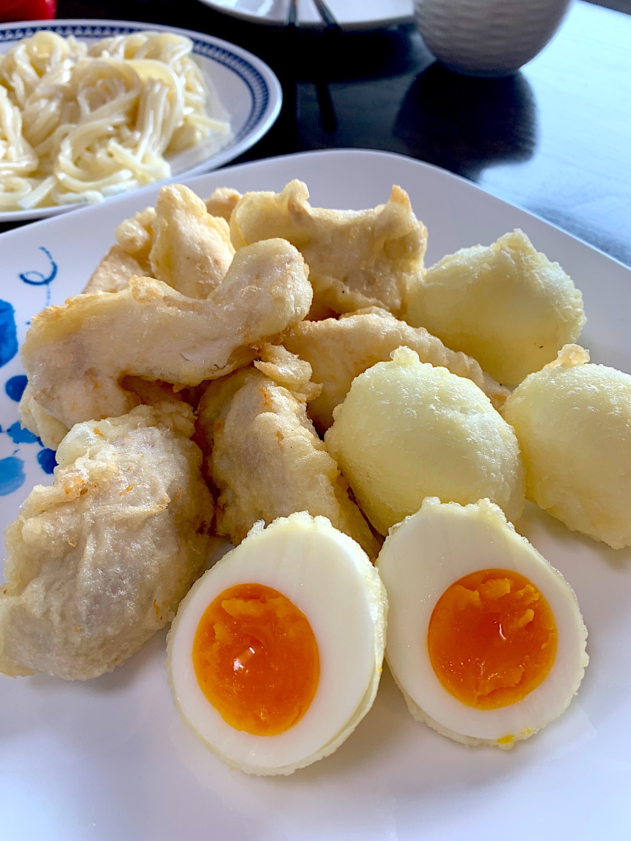 かしわ天と半熟卵の天ぷら