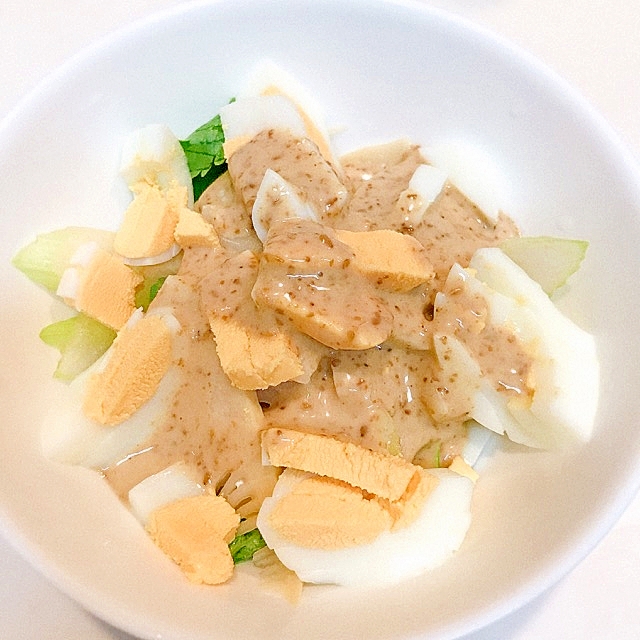 食感が美味しい☆筍とセロリとゆで卵のサラダ