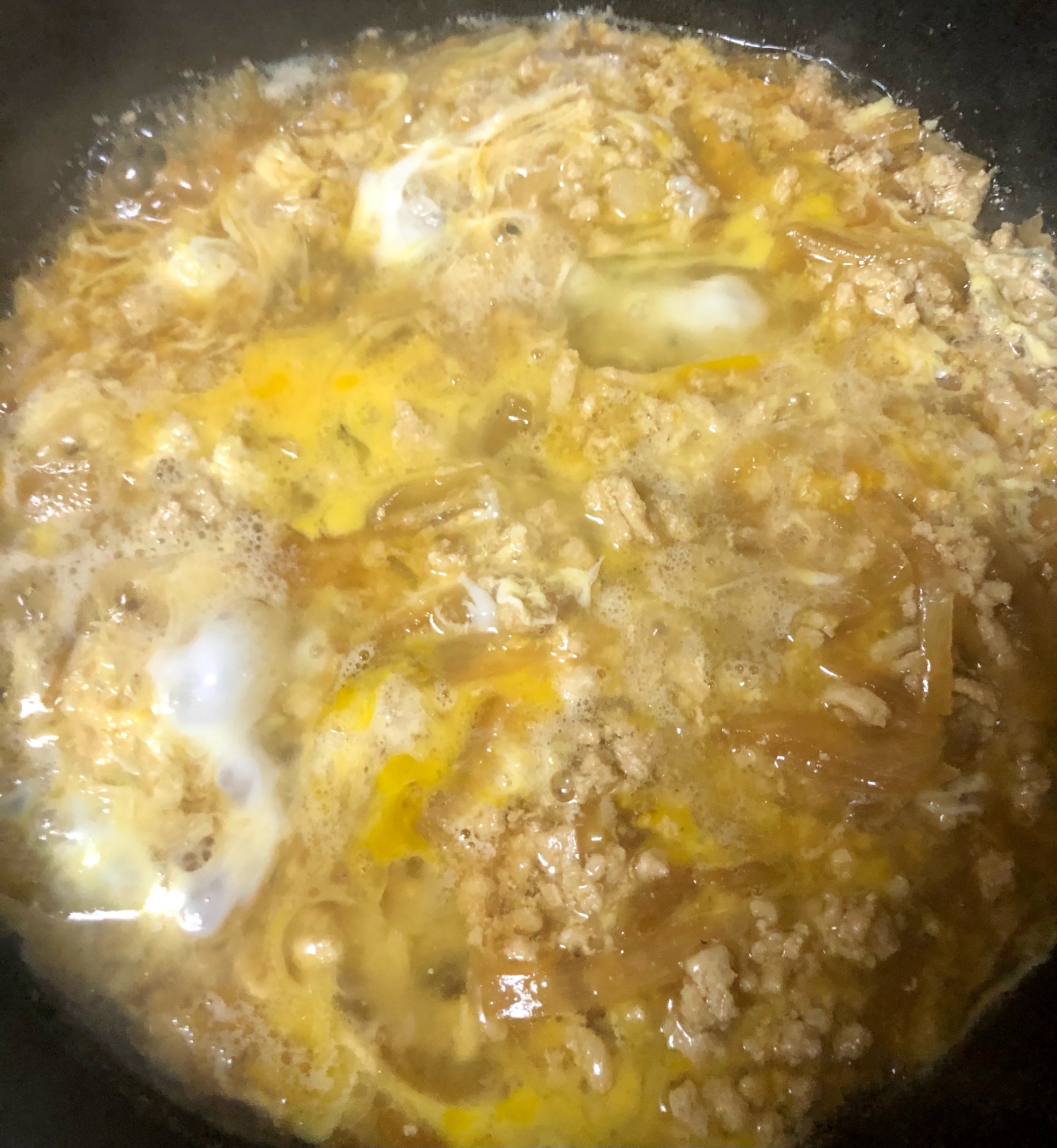 フライパン調理で簡単！ひき肉の卵とじ煮