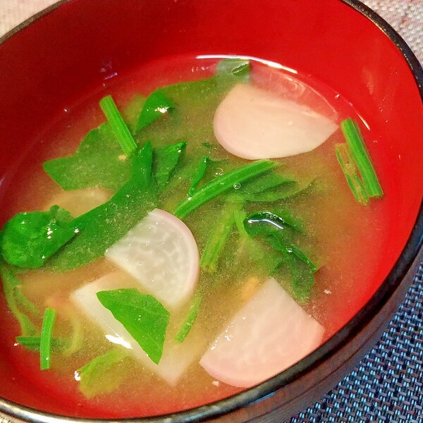 昆布だしの素で ラディッシュとほうれん草の味噌汁 レシピ 作り方 By またたび 楽天レシピ 昆布だしの素で ラディッシュとほうれん草の味噌汁 レシピ 作り方 By またたび 楽天レシピ