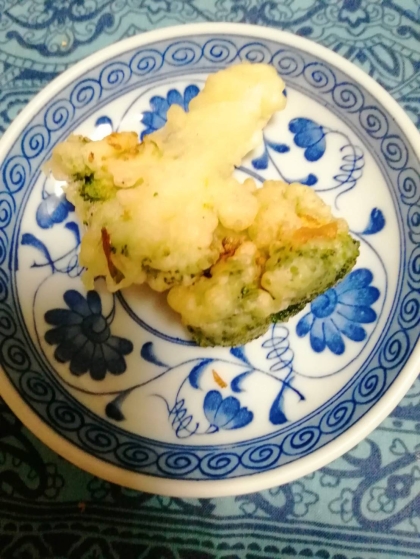 初めてのブロッコリーの天ぷらでした！食感が良くてとても美味しくできました！！(๑´ڡ`๑)またリピします！ごちそうさまでしたー。