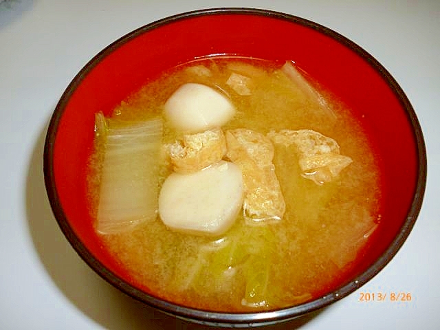 具沢山味噌汁(白菜・油揚げ・里芋)