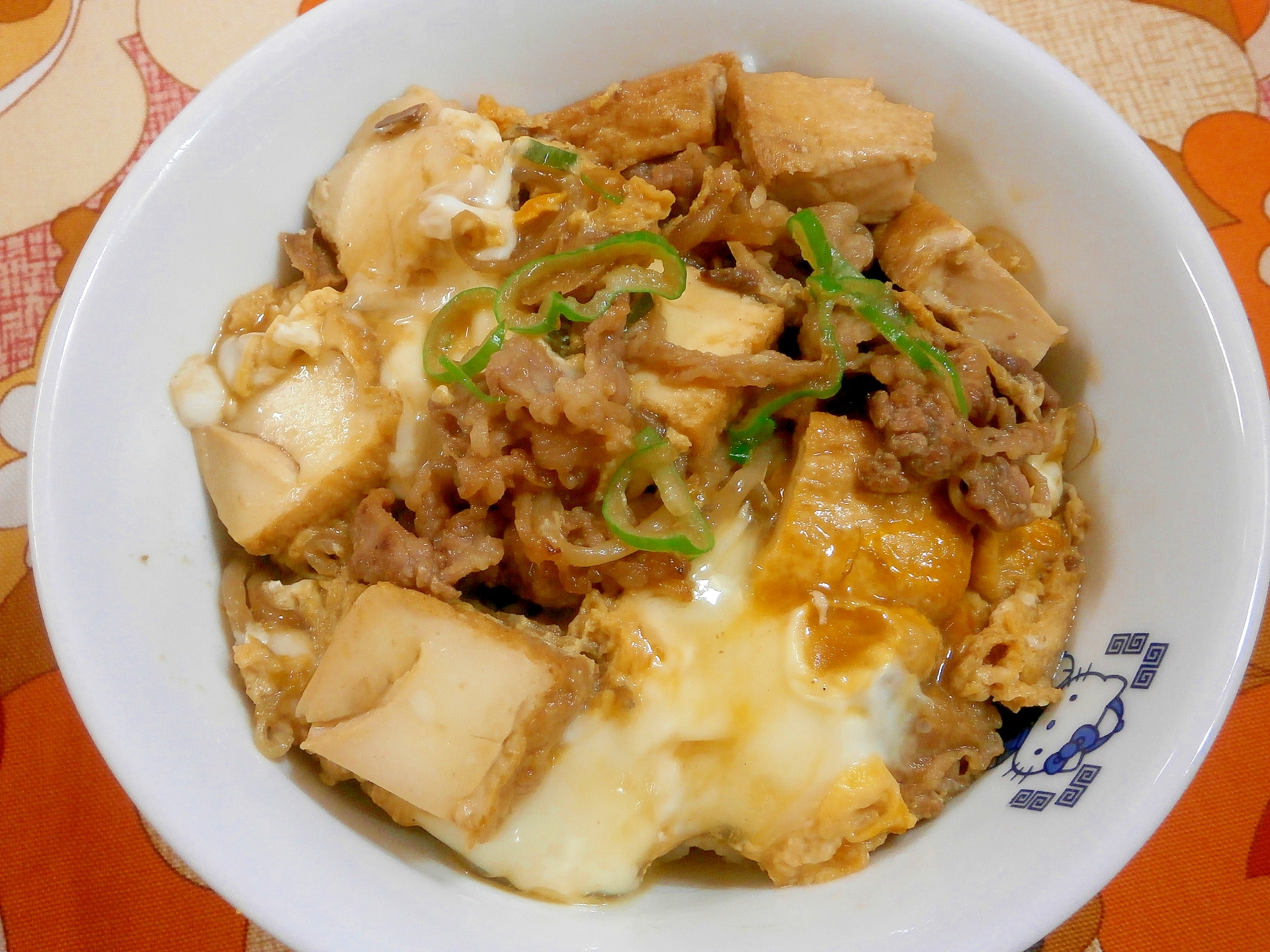 厚揚げと牛肉の卵とじ丼