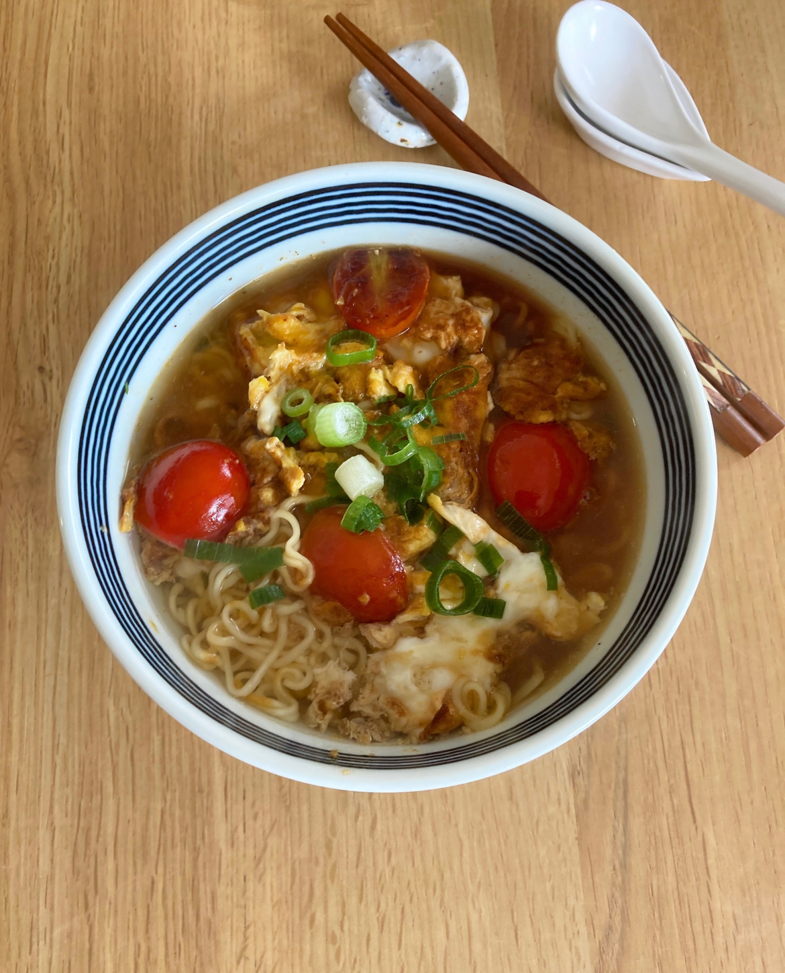 とろ卵トマトのせラーメン♪