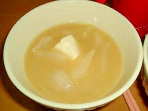 新たまねぎと豆腐のお味噌汁
