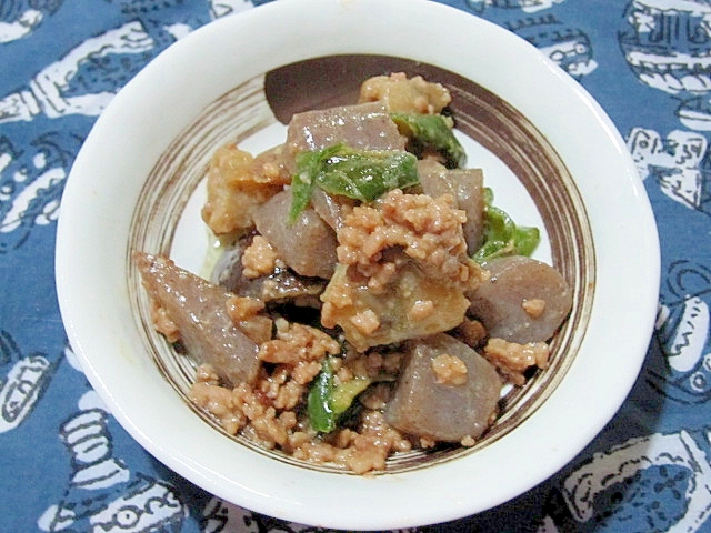 こんにゃくとナスのひき肉味噌炒め