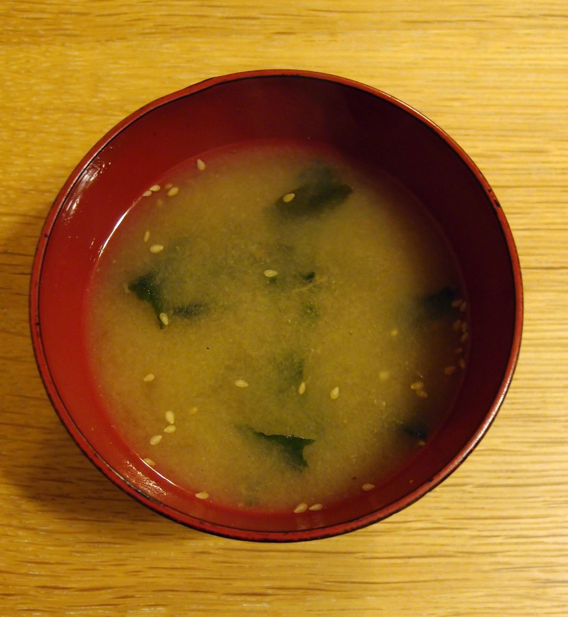 お椀で作る☆錦松梅とワカメの美味しいお味噌汁