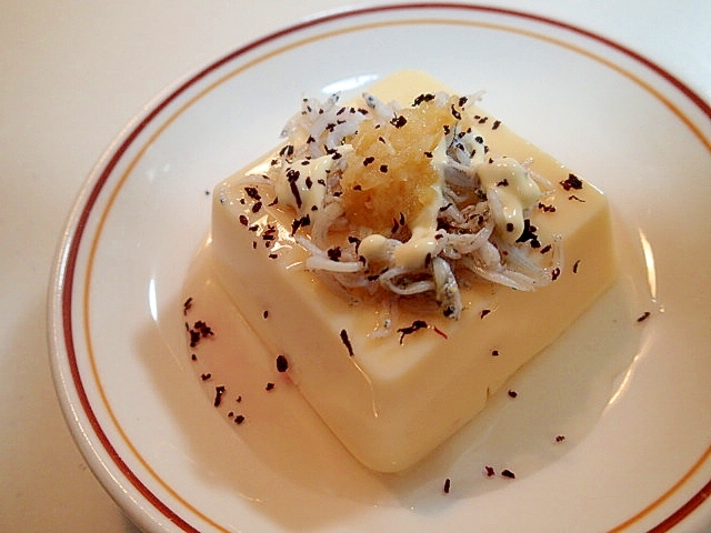 生姜ゆかり風味　釜揚げしらすの卵豆腐