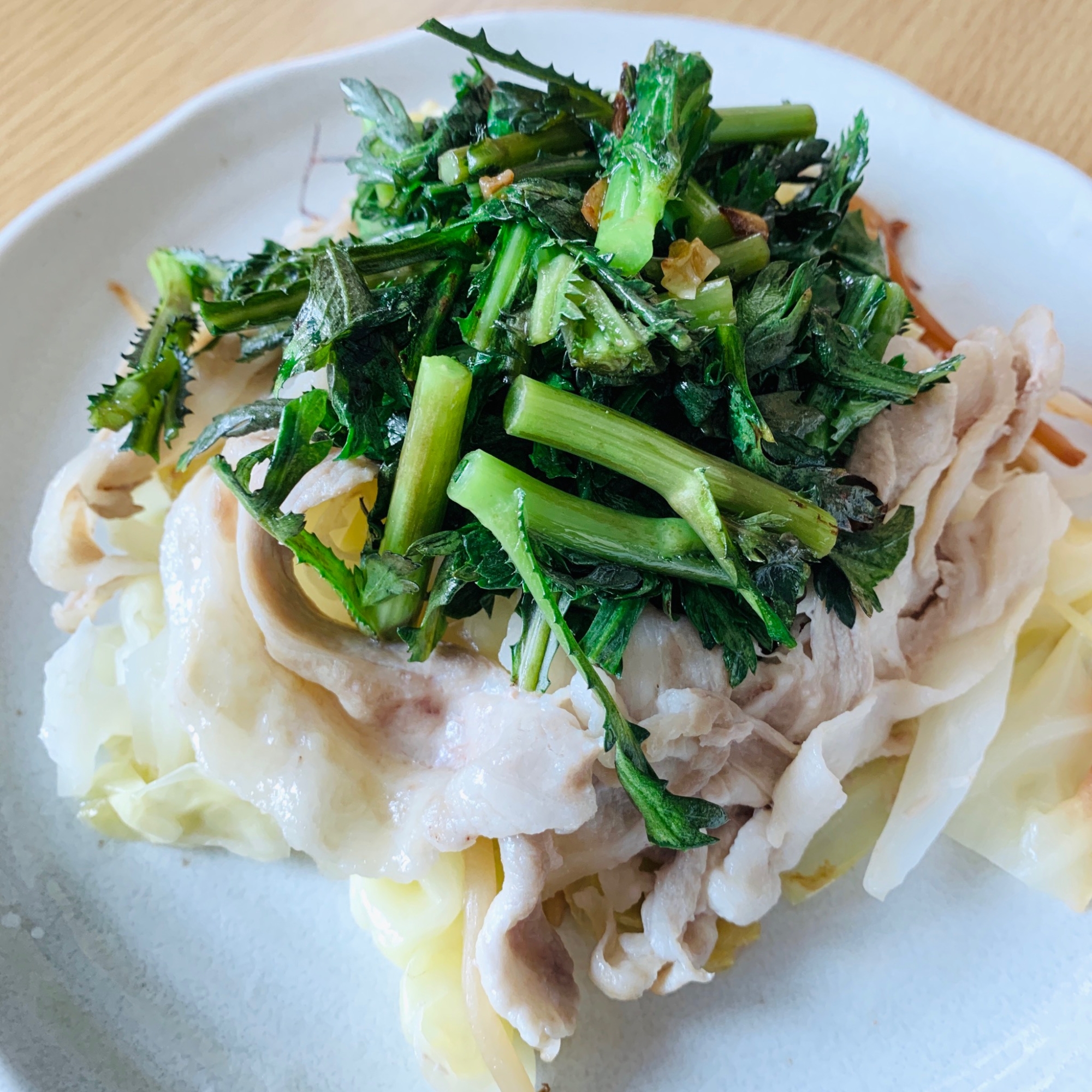 簡単!豚バラと春菊の重ね蒸し♪