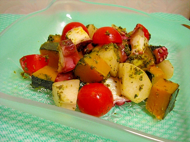 大好き！タコと梨と夏野菜のジェノベーゼソース和え