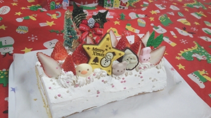 子供と一緒にクリスマスケーキを作りました(^^)材料がシンプルで、作り方も簡単で助かりました！
ふわふわで美味しかったです(*^^*)