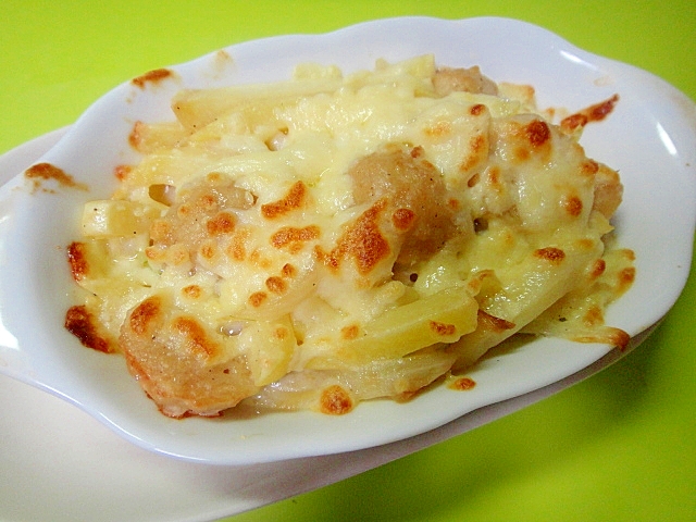 肉団子と冷凍ポテトのグラタン
