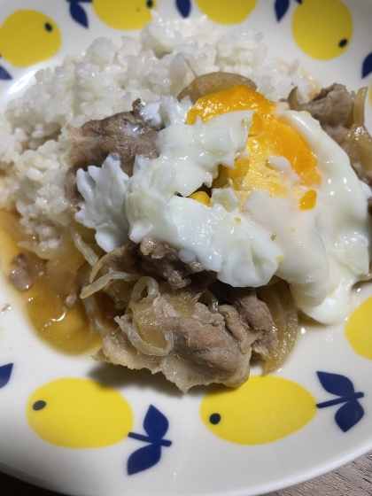 レンジで温泉卵！豚こま肉で作るシンプルな豚丼♪