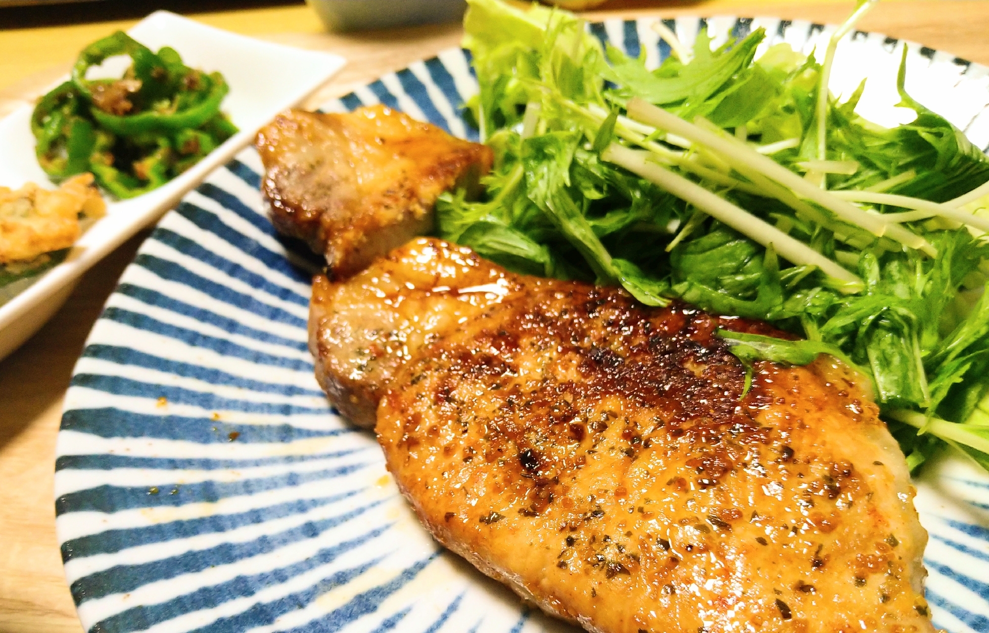 【平日の作り置きおかず】豚肉のはちみつハーブ焼き