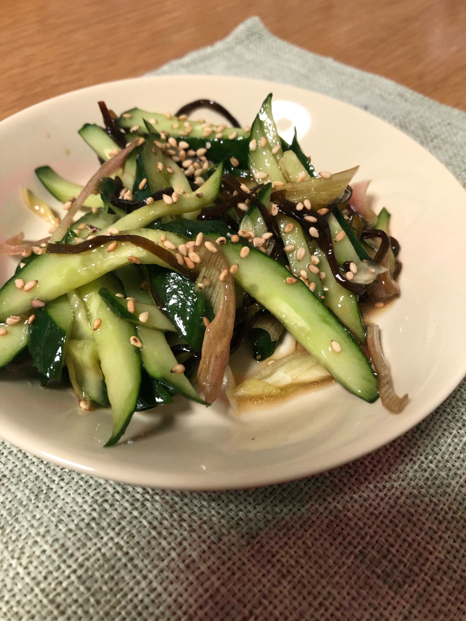 ごま油香る胡瓜と茗荷と塩昆布の浅漬け