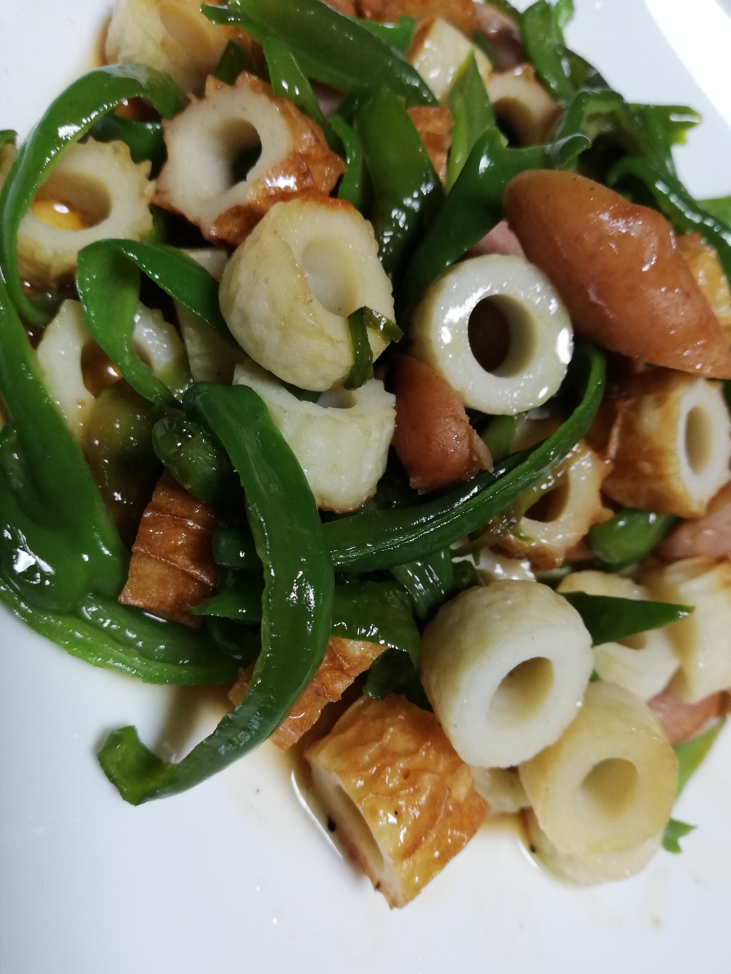 ピーマンとちくわとウインナー炒め