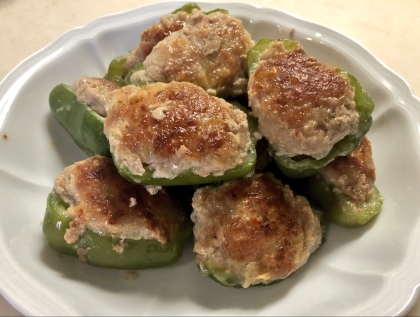 はじめまして♪ピーマンと挽肉が冷蔵庫にあったので作りました！簡単で美味しくできました(*^^*)またリピートします！