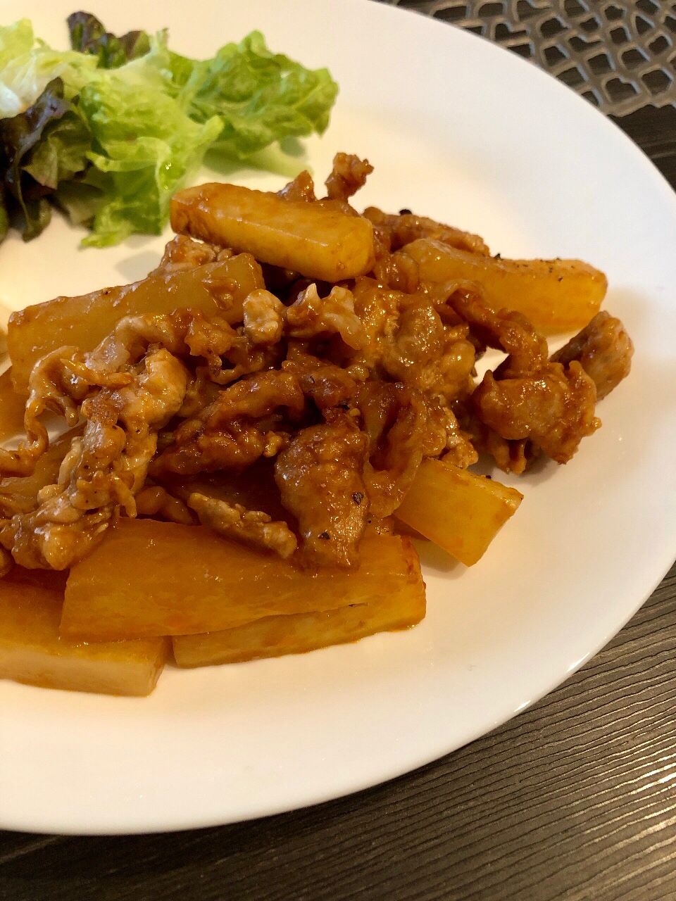 こく旨☆豚肉と大根の赤味噌ケチャップ炒め