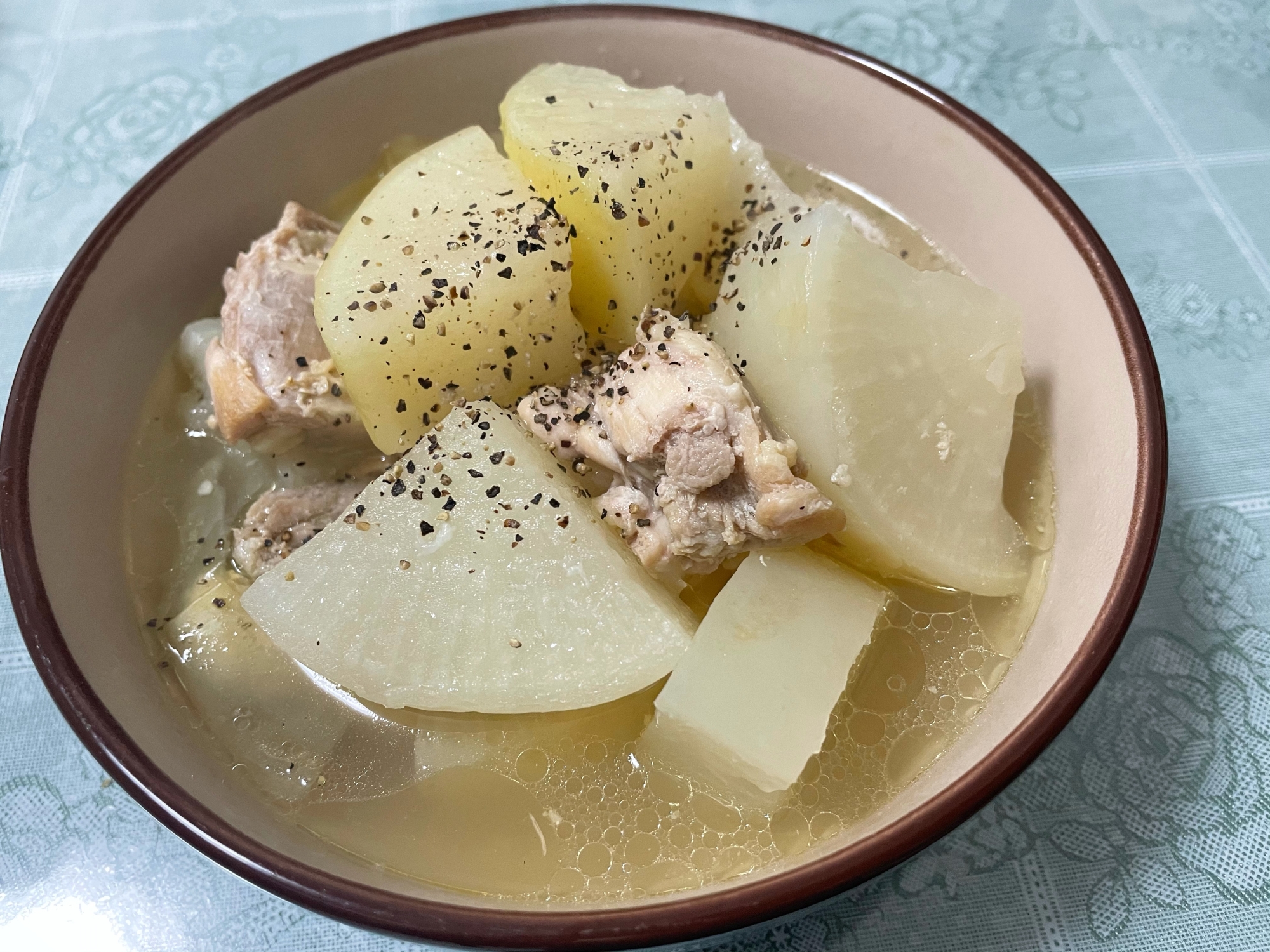 材料２つ♡ストウブde大根と鶏肉の旨塩煮