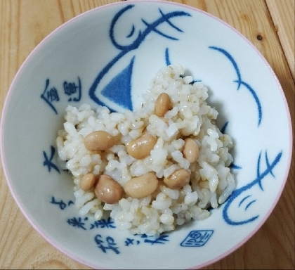 お茶っ葉かおる玄米茶飯