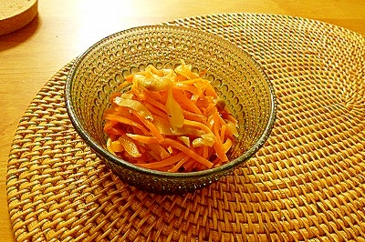 食感がいい♪コリシャキ！人参とザーサイのサラダ