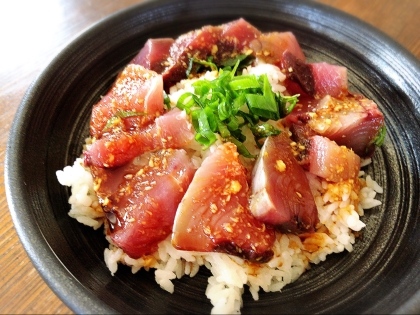 【にんにくで疲労回復！】 漬けかつおのとろろ丼